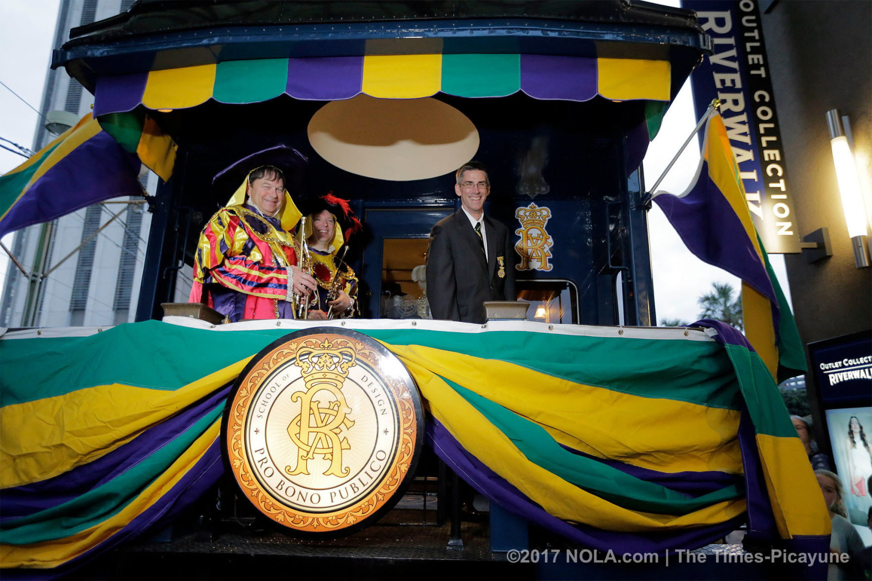 Mardi Gras 2017: Zulu and Rex arrive for Lundi Gras